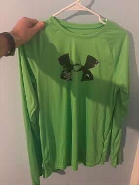 Under Armour Boys' Long Sleeve Performance Shirt - Green youth xl